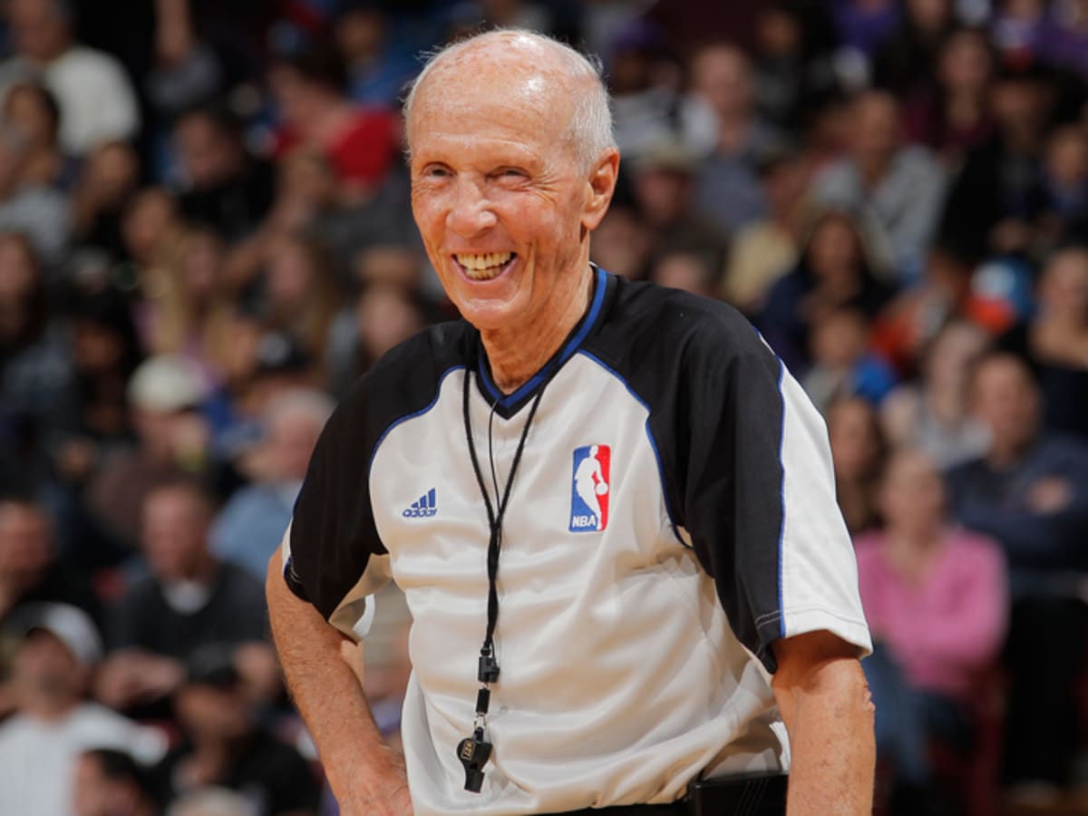 NBA referee Dick Bavetta retiring after 39-year career - Sports Illustrated