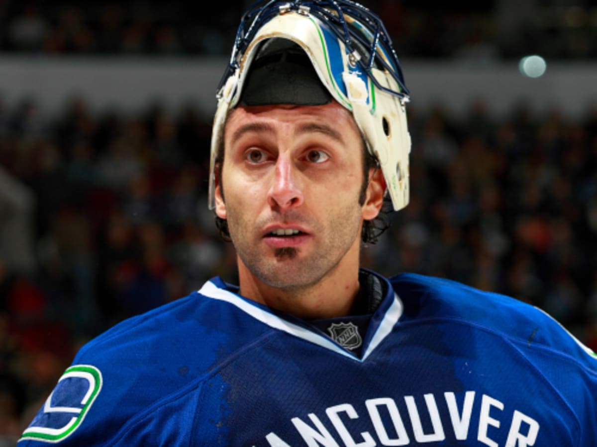 Like old times: Roberto Luongo earns shutout in return to Panthers