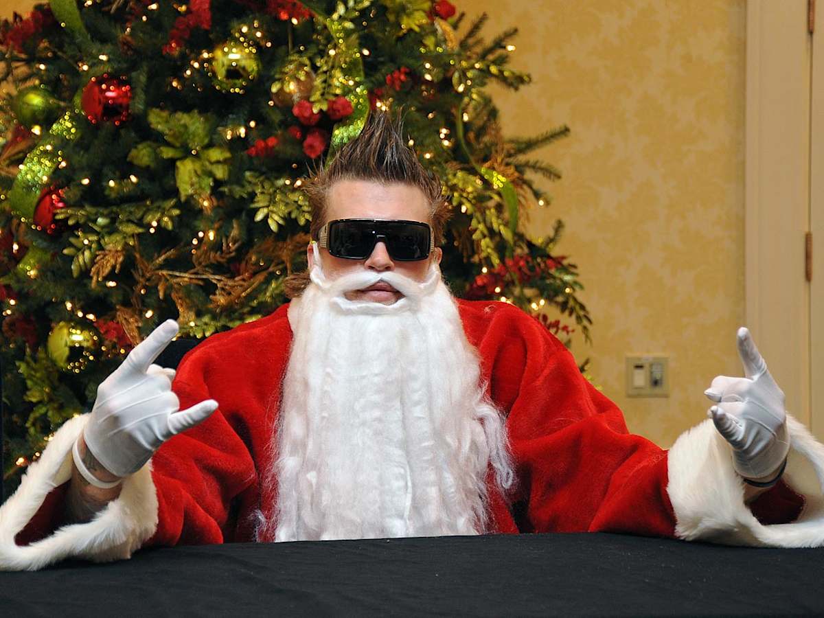 2022 Christmas Sportsman Sports Figures In Santa Costumes - Sports Illustrated