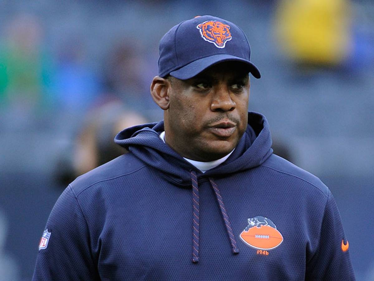 Chicago Bears defensive coordinator Mel 