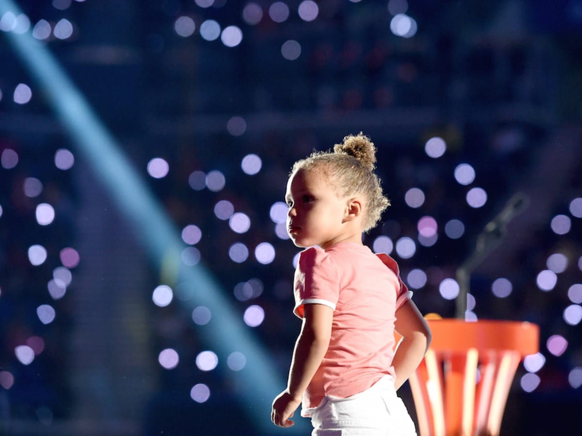 Riley Curry celebrates 3rd birthday with some adorable dance moves