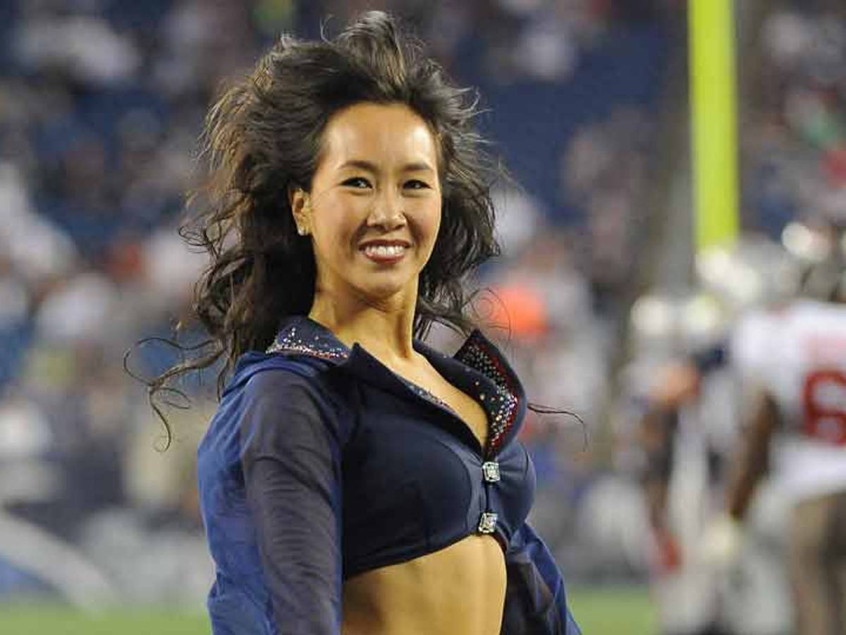 Meet cheerleader Kelly Bennion: smart, sexy and highly educated - Sports  Illustrated