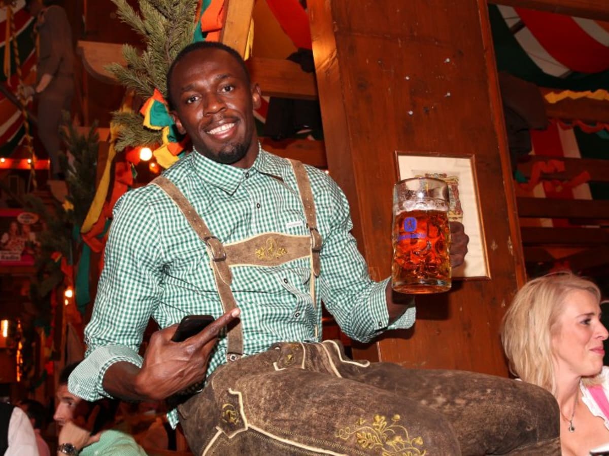 Usain Bolt Wears Lederhosen During Oktoberfest Visit Sports Illustrated