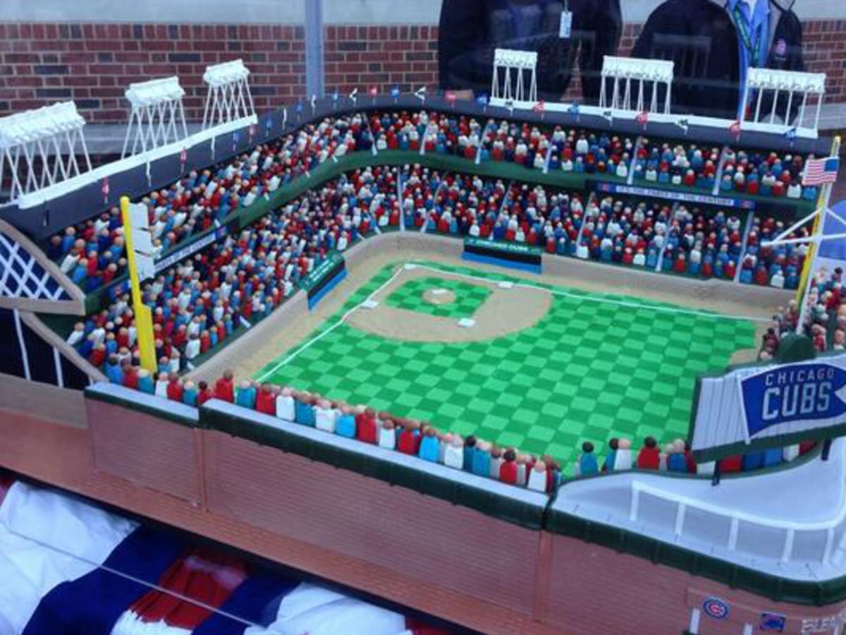 Wrigley Field Celebrates Its 100th Birthday With This 400-lb Cake