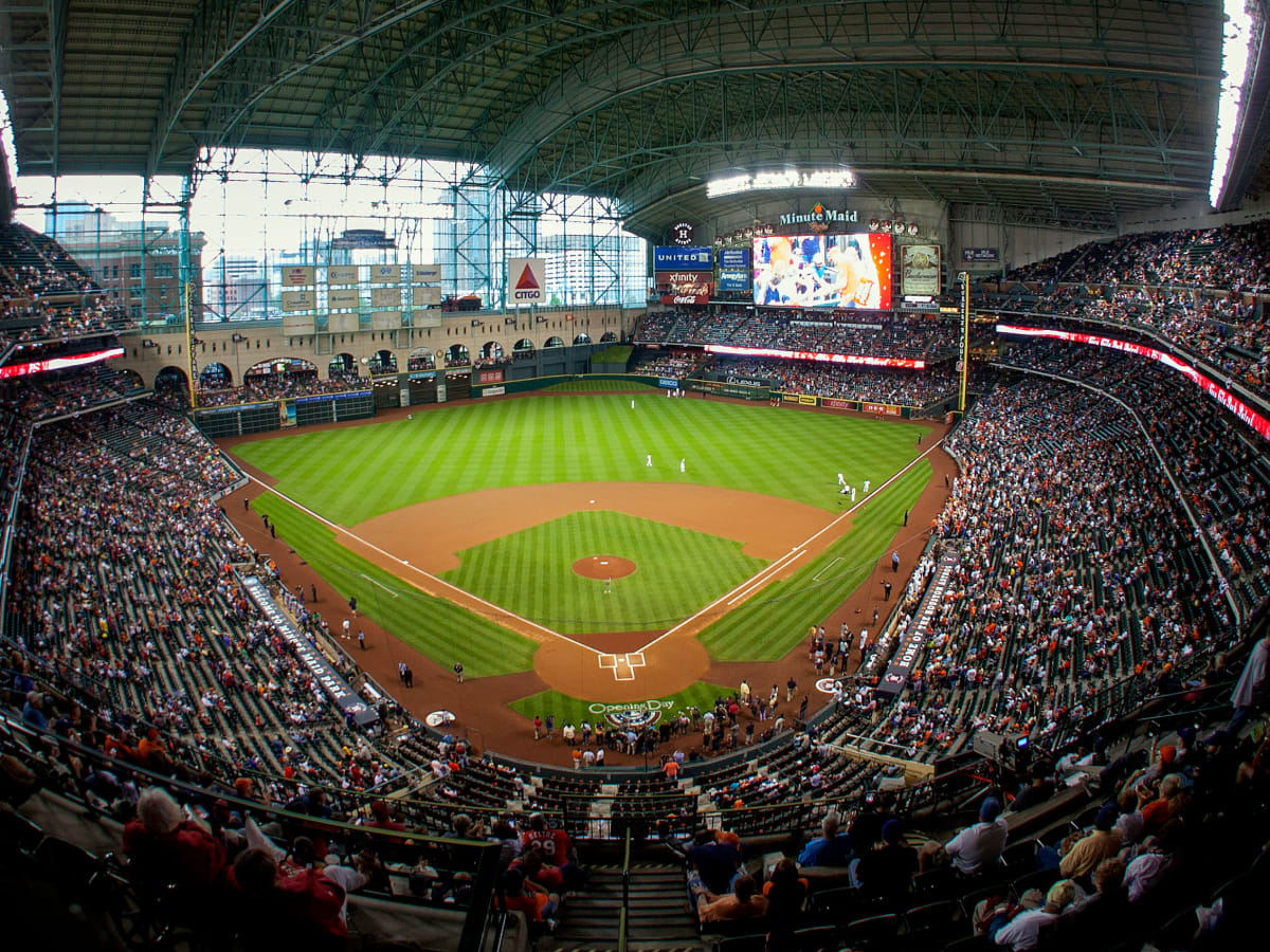 Minute Maid Park roof stays open for Game 2 of Astros-Twins