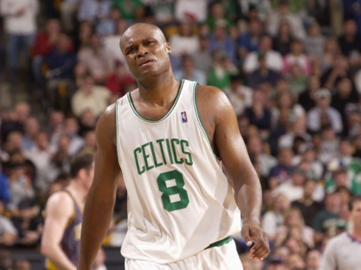 Antoine Walker: Former Celtics star teaches financial literacy - Sports  Illustrated