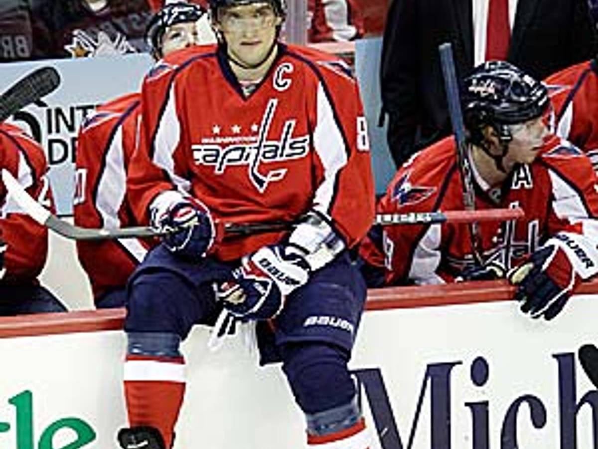 Dale Hunter puts family first, Capitals 