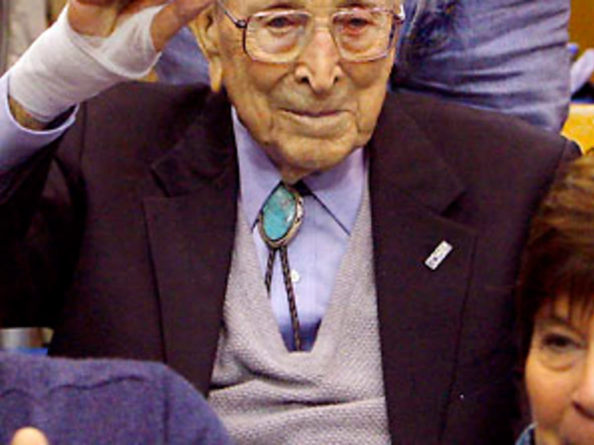 Alexander Wolff How The 1964 Ucla Bruins Made John Wooden Sports Illustrated