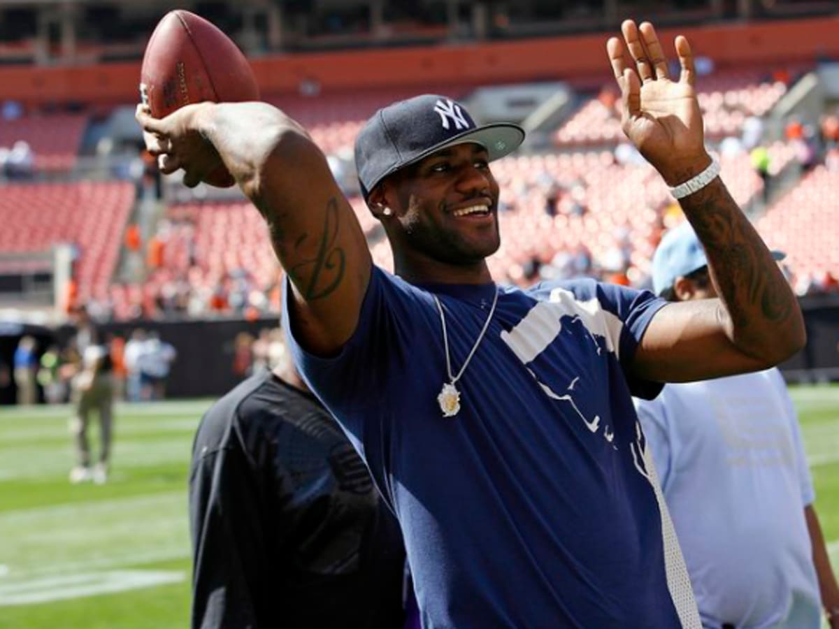 Jones: Flip or flop? Longtime Cowboys fan LeBron now backs Browns - Sports  Illustrated Cleveland Cavs News, Analysis and More