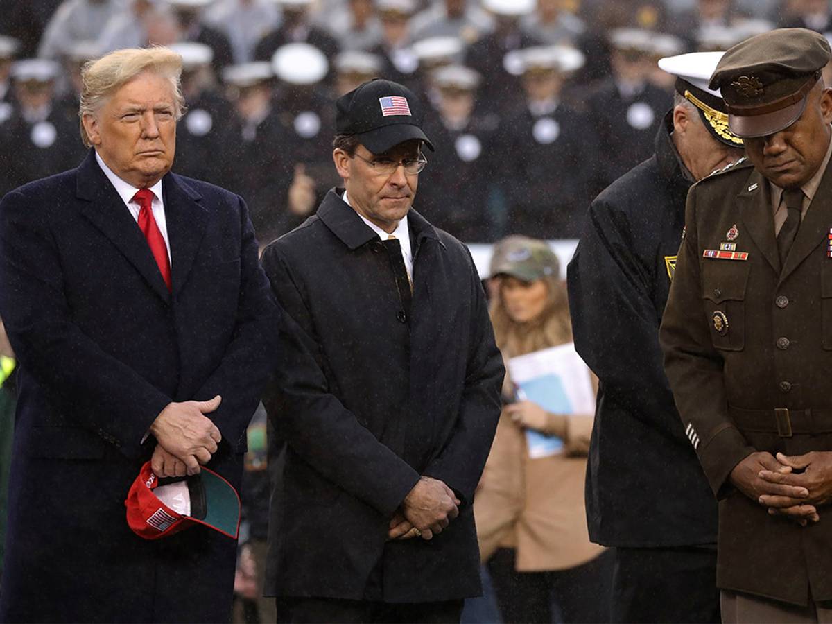 Trump at Army Navy: Handles coin toss, receives cheers from crowd - Sports  Illustrated