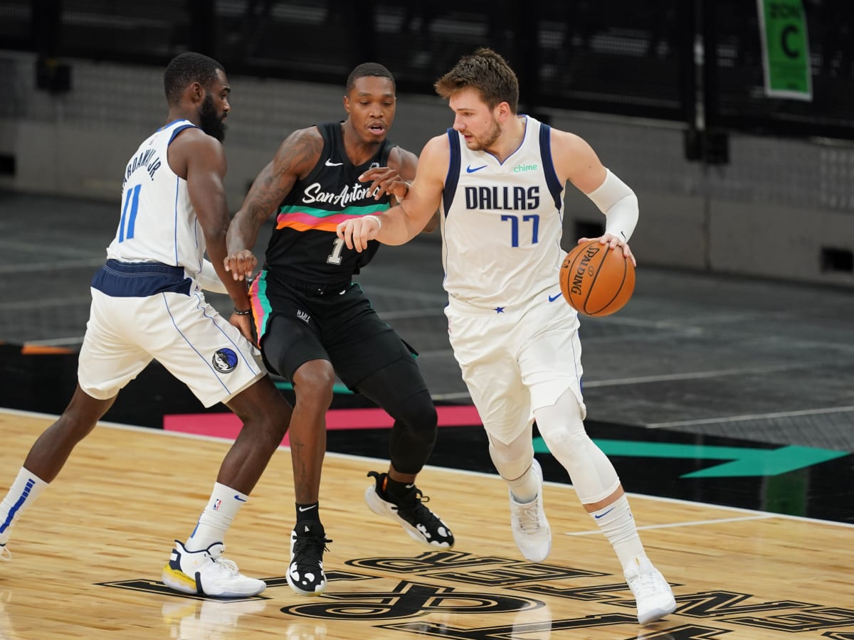 Ball, Hornets dominate Mavs' home opener in 118-99 win - The San