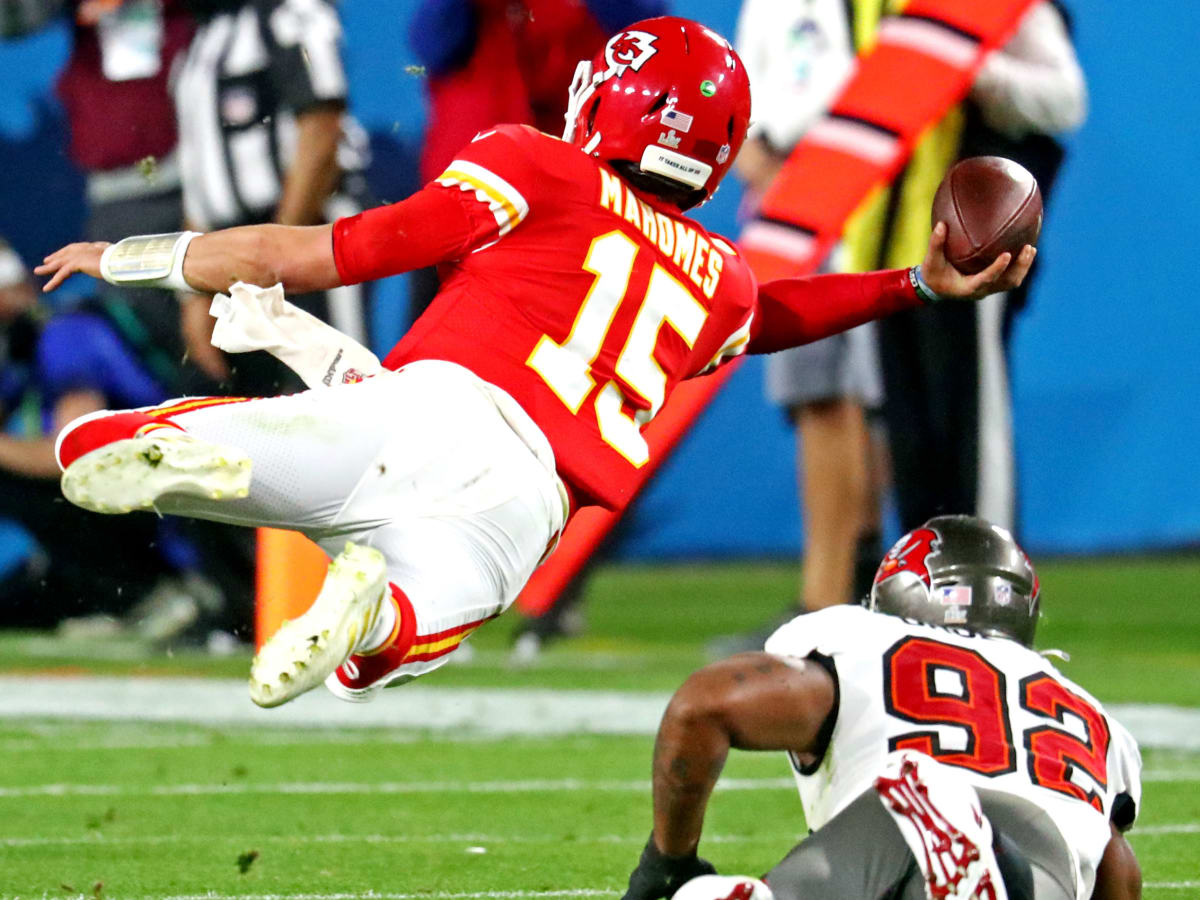 Patrick Mahomes almost completes 3 circus throws in Super Bowl LV on 2-7-21  