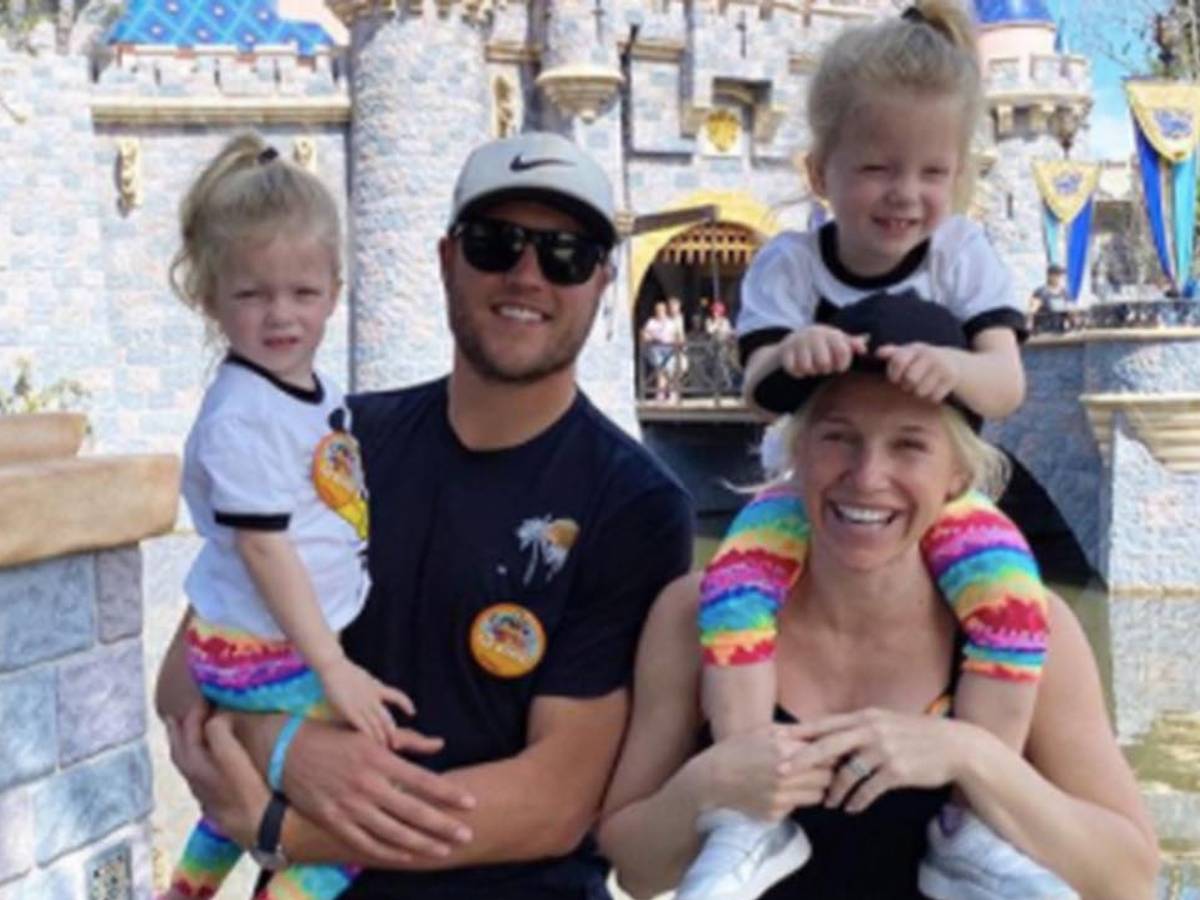 Matthew Stafford: Wife of Lions QB pregnant months after brain surgery -  Sports Illustrated