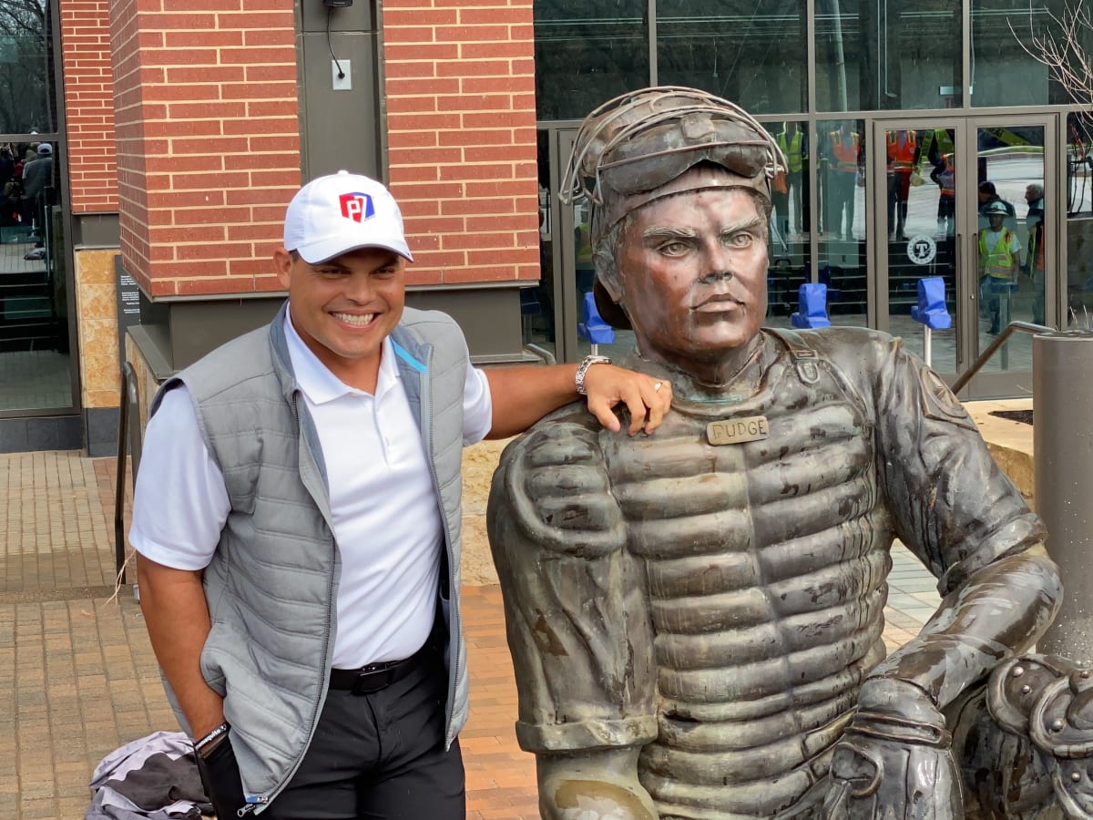 Texas Rangers Unveil Pudge Rodriguez Statue at Globe Life Field