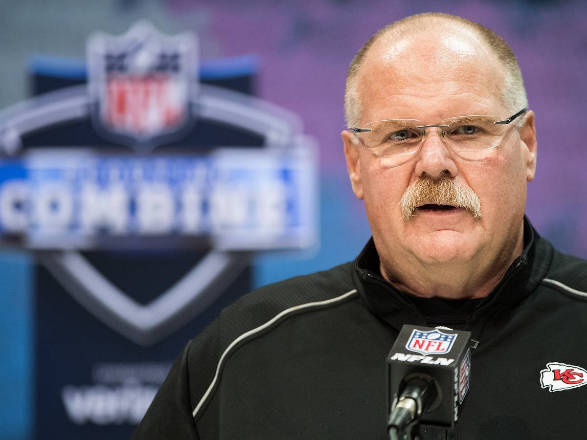 Kansas City Chiefs Head Coach Andy Reid's Story About Blow Pops and a $100  Bill - Sports Illustrated Kansas City Chiefs News, Analysis and More