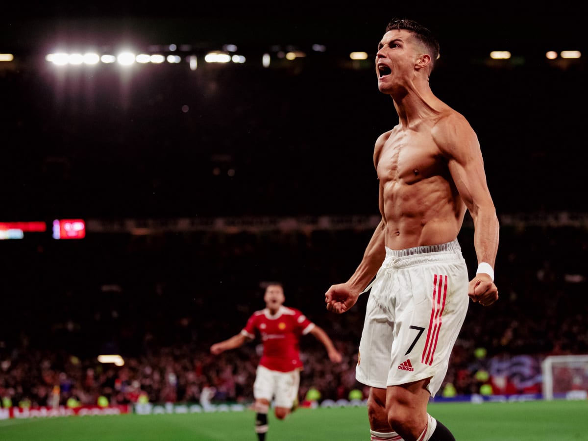 Cristiano Ronaldo goal video: Man United star beats Villarreal - Sports Illustrated
