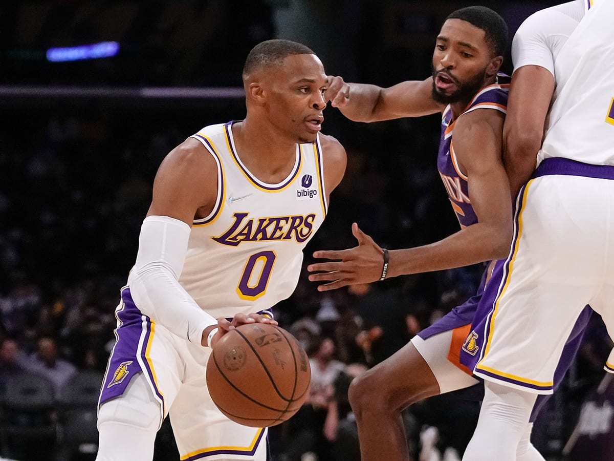 Russell Westbrook sinks again with Lakers: 'Can't make a f