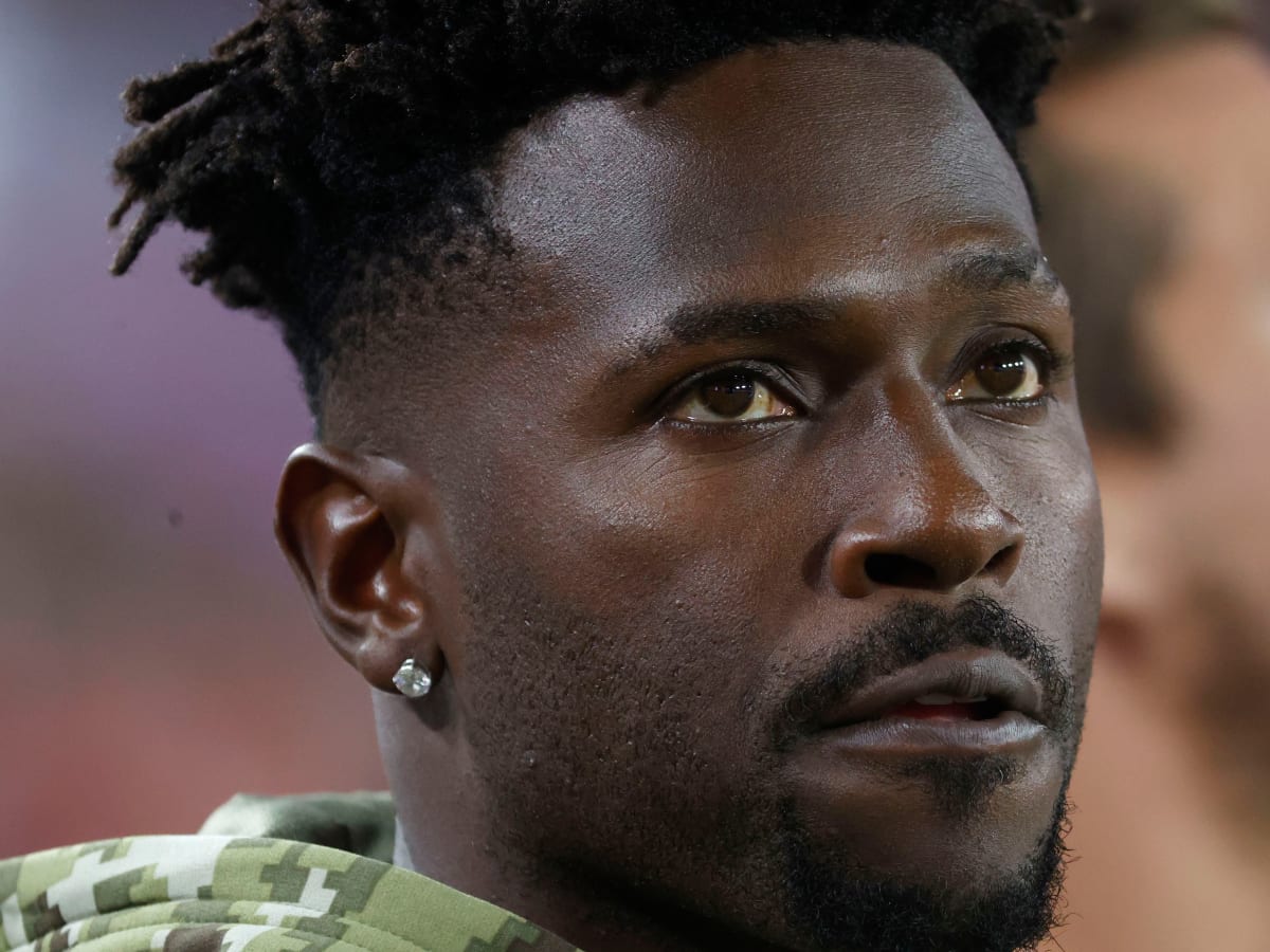 Antonio Brown Takes to Twitter After Disturbing Hotel Pool Video Leaks -  Sports Illustrated