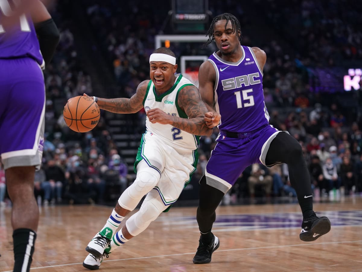 Must C's: Isaiah Thomas drops 42 in G-League debut, signs 10-day contract  with Lakers - CelticsBlog