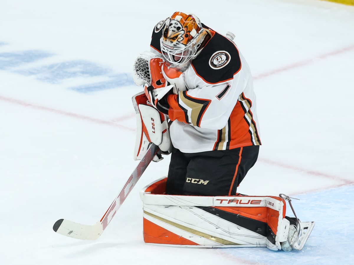 Anaheim Ducks at Chicago Blackhawks Live Stream Watch Online, TV Channel, Start Time - How to Watch and Stream Major League and College Sports
