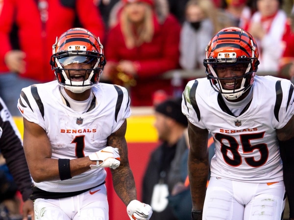Watch: Cincinnati Bengals WR Ja'Marr Chase Throws Ball to Tee Higgins After  Scoring Touchdown in Pro Bowl - Sports Illustrated Cincinnati Bengals News,  Analysis and More