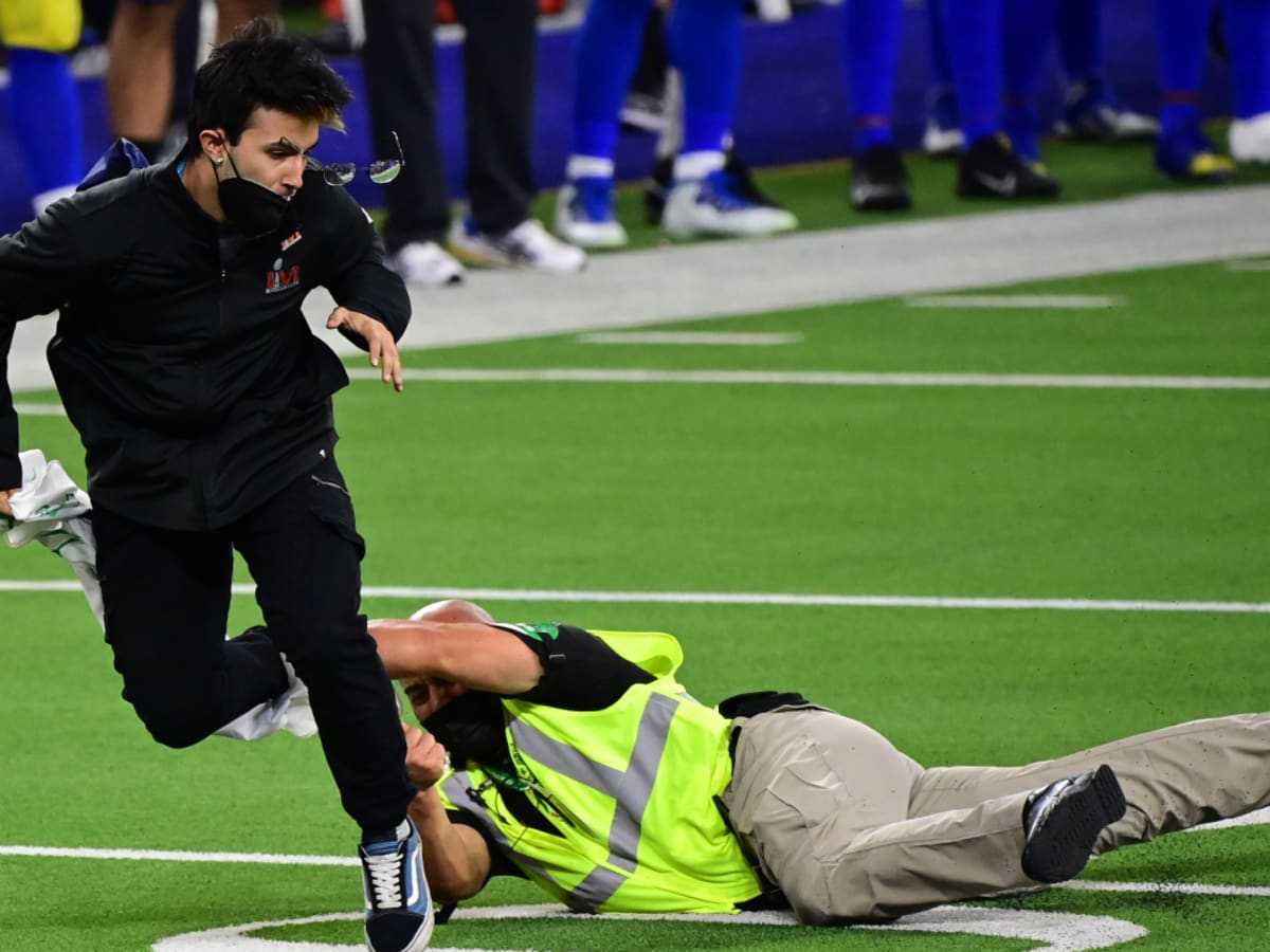 Fan Runs Onto the Field During Super Bowl LV and Gets Chased by Security