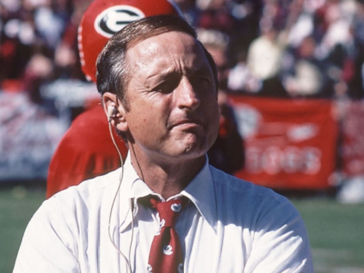Legendary former Georgia football coach Vince Dooley dies at 90 - College  Football HQ