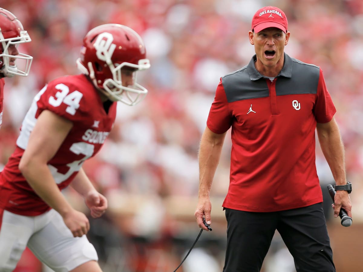 So What's Next for Oklahoma Football? 'Hug Their Neck,' Brent Venables Says  - Sports Illustrated Oklahoma Sooners News, Analysis and More