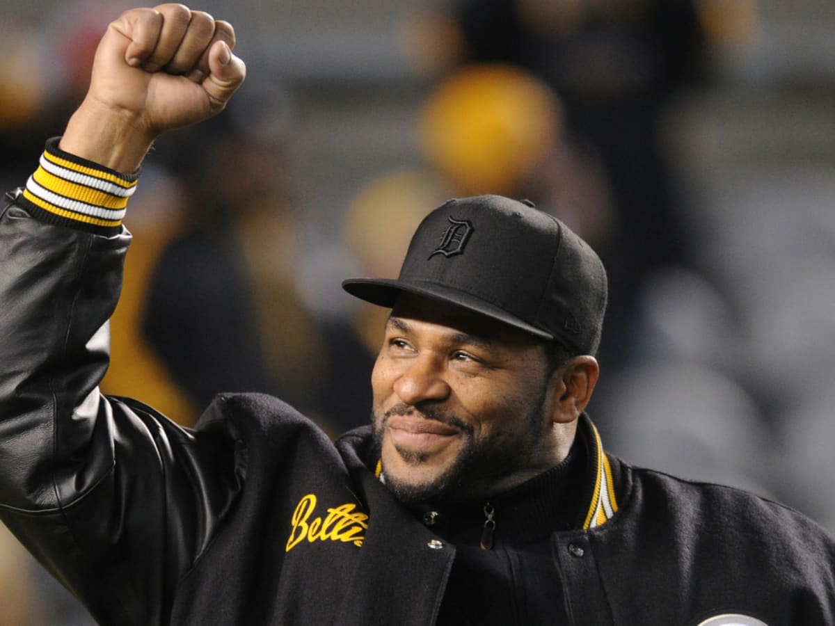 Jerome Bettis back at Notre Dame to finish degree