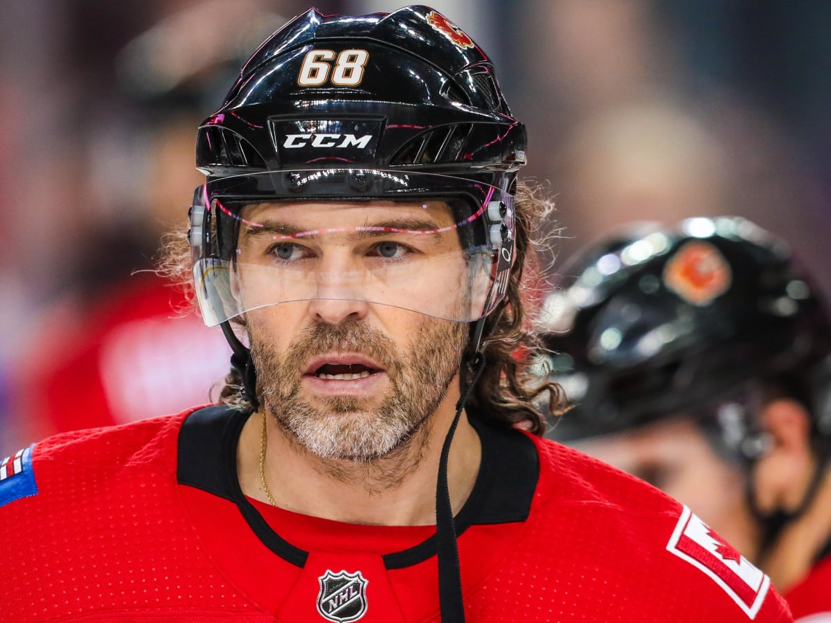 Jaromir Jagr, The 51-Year-Old Hockey Star Who Won't Quit - The New York  Times