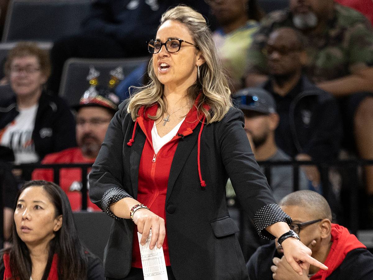 Becky Hammon has Las Vegas Aces as WNBA's team to beat - Sports Illustrated Becky hammon has las vegas aces as wnba's team to beat - sports illustrated