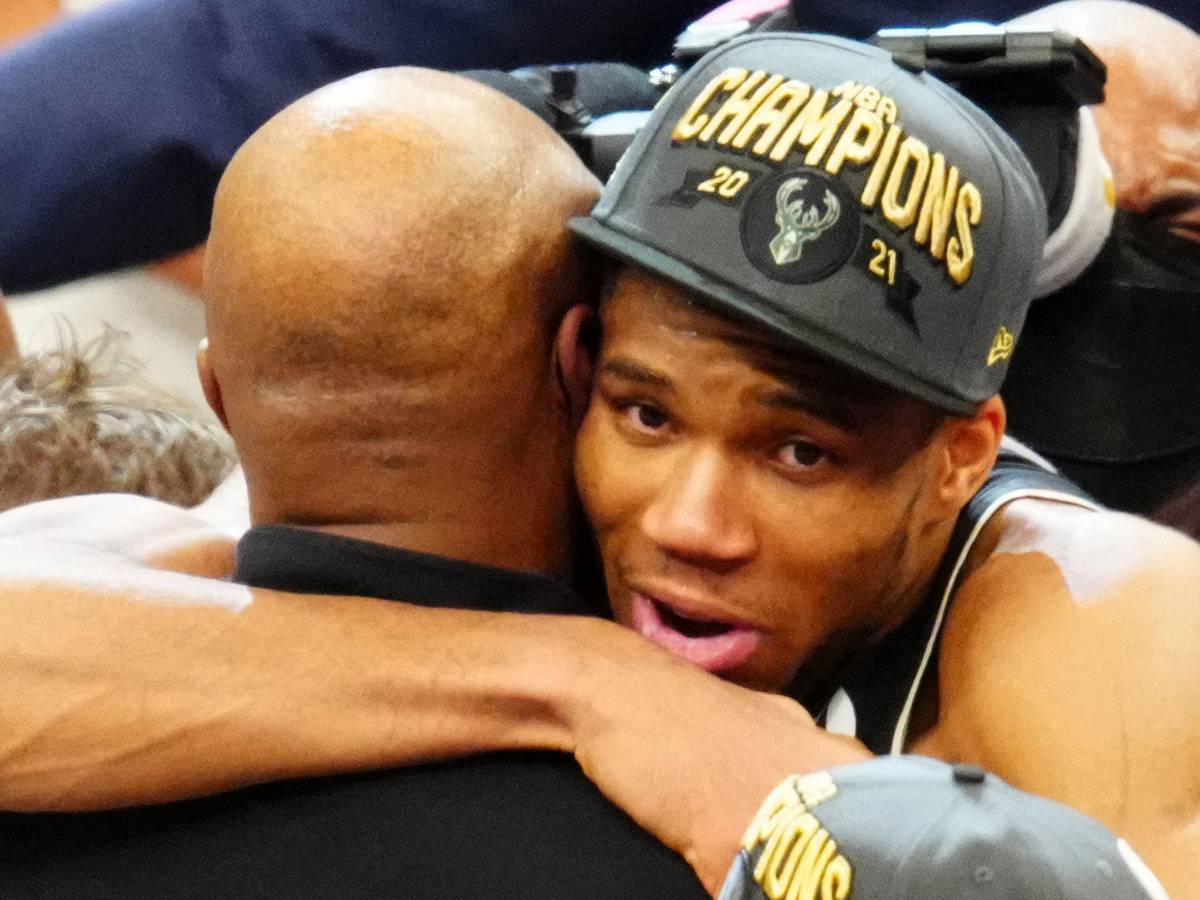 Giannis Antetokounmpo: Story of 
