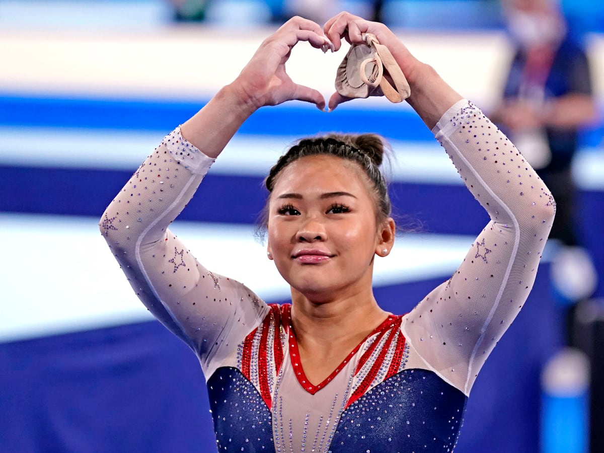 Olympic pressure in Tokyo: Suni Lee wins gold in Biles absence - Sports  Illustrated
