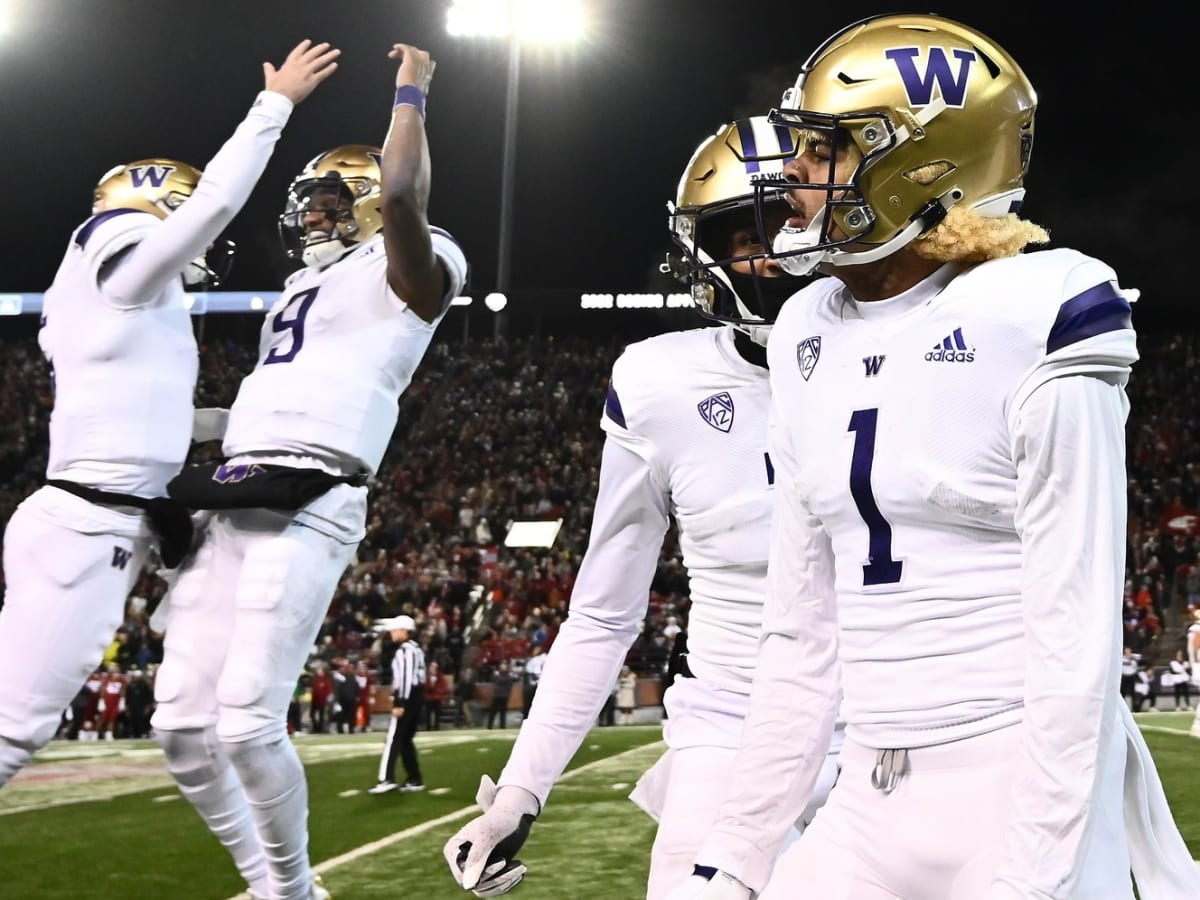 Huskies Sweep Boeing Apple Cup Series With 14-3 Rout of WSU - University of  Washington Athletics
