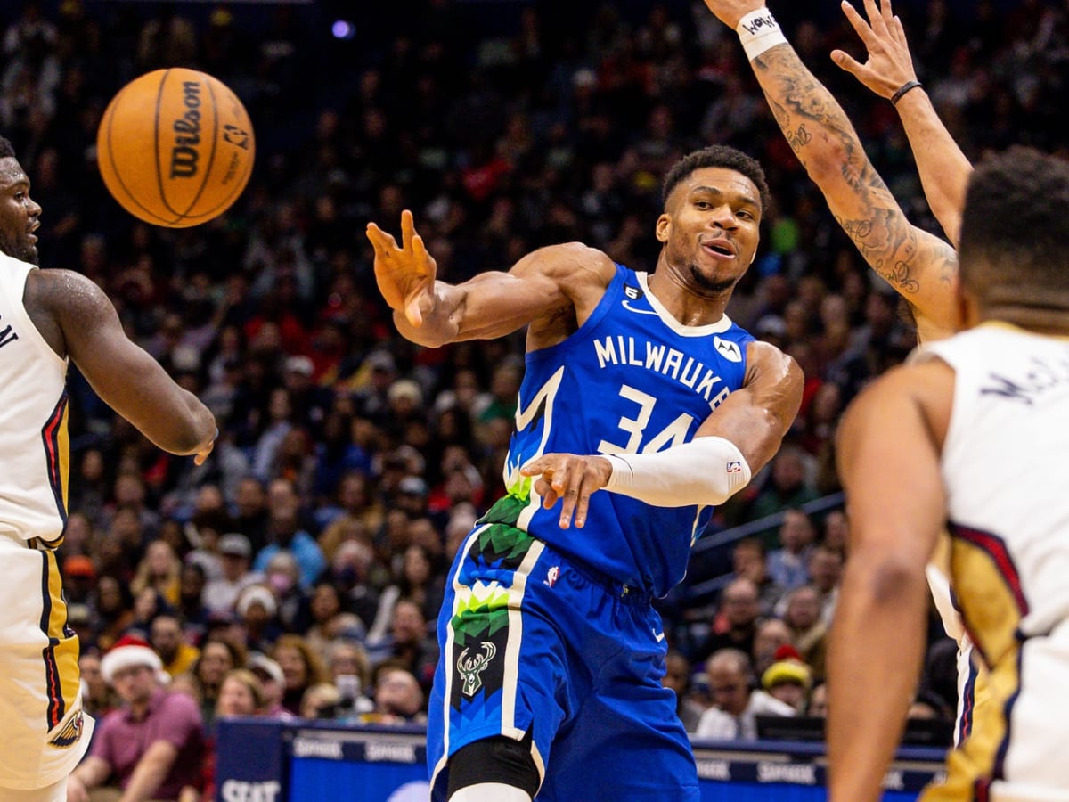 Giannis Antetokounmpo shows he is still a class above Zion Williamson -  Sports Illustrated Milwaukee Bucks News, Analysis and More