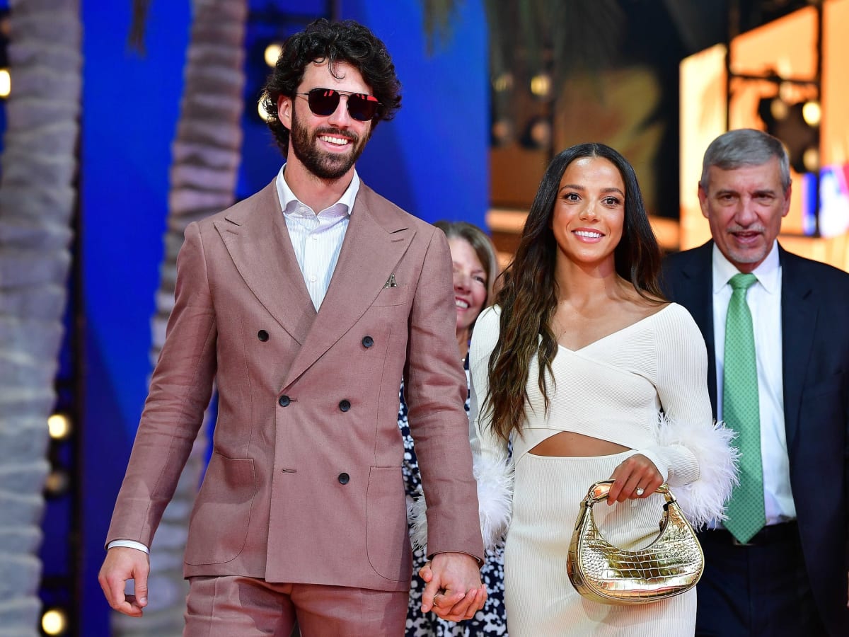 Mallory Pugh Posts Wedding Photos with Husband Dansby Swanson on Instagram  - Fastball