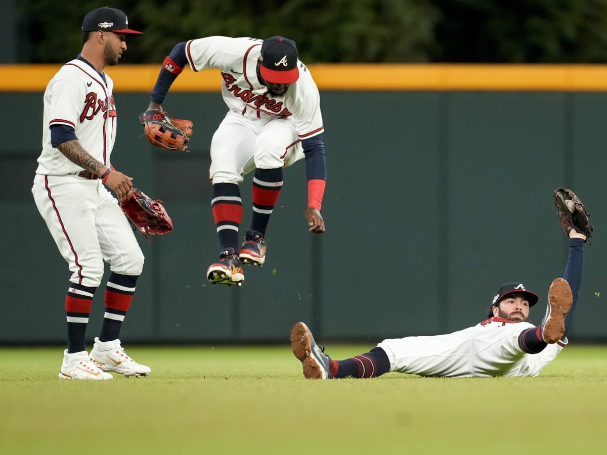 Braves ship struggling shortstop Dansby Swanson to minors