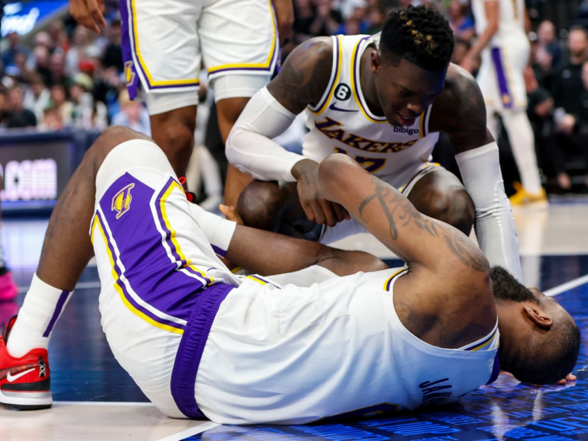 Lakers Rumors: LeBron James 'Severely Struggling' with Foot Injury