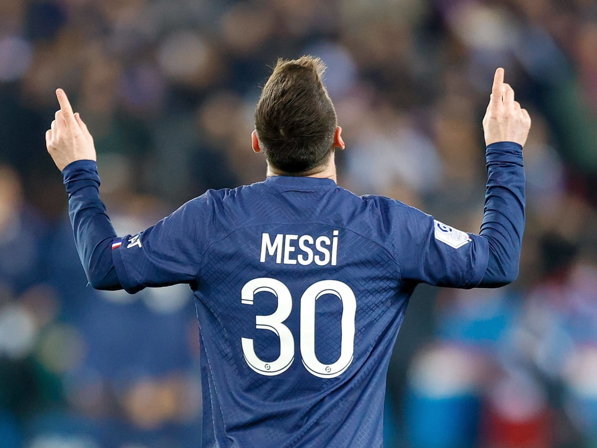 Lionel Messi back in PSG training after suspension lifted by club - Futbol  on FanNation