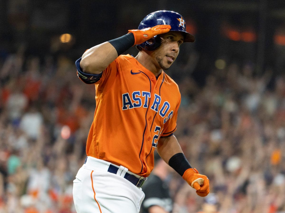 Houston Astros put outfielder Michael Brantley on IL with knee soreness 