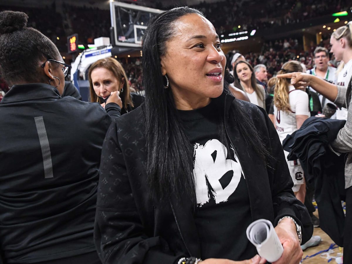 Dawn Staley Co-Stars Alongside Mike Krzyzewski In Commercial Series With  Aflac - Sports Illustrated South Carolina Gamecocks News, Analysis and More
