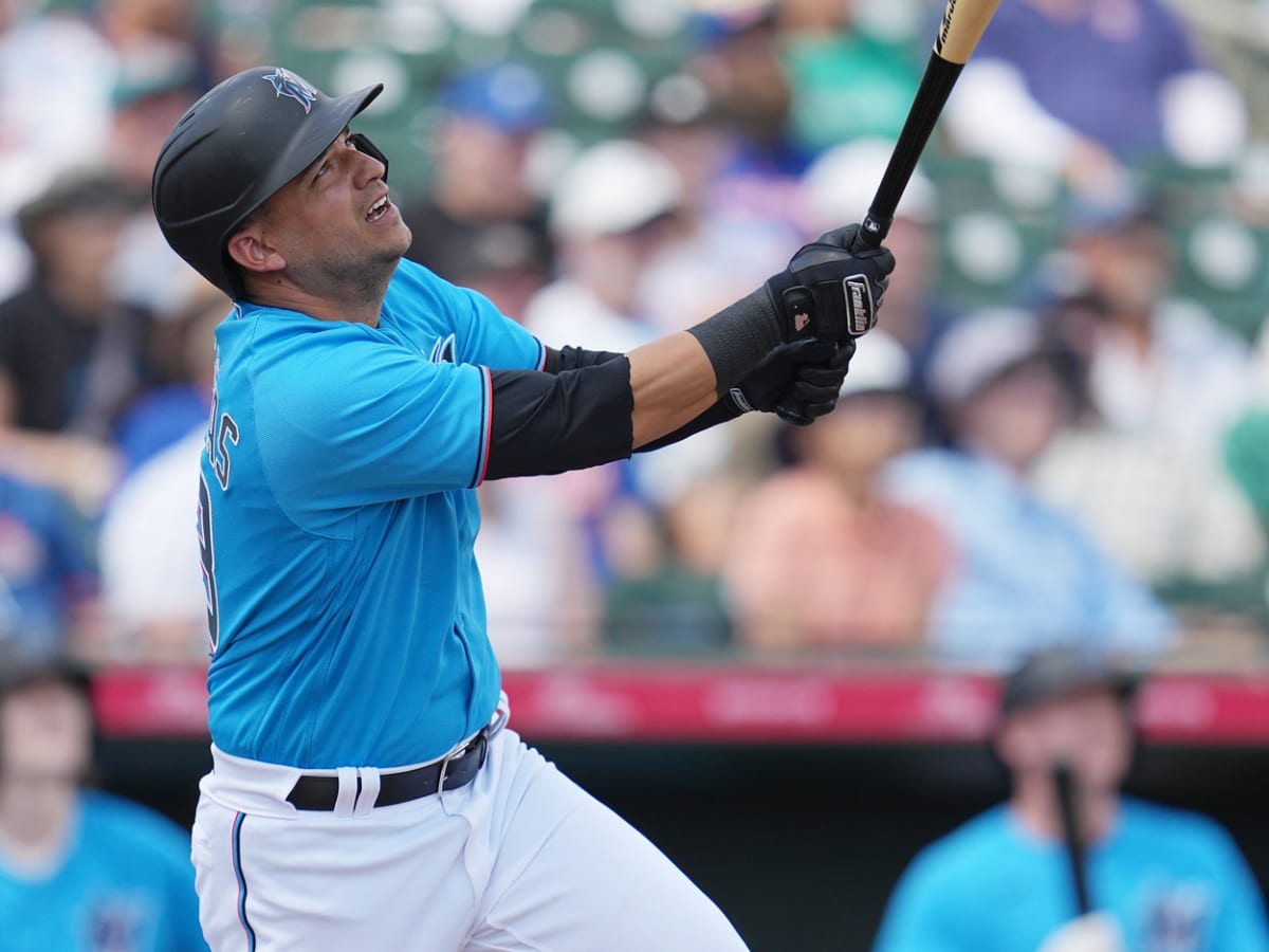 Former Tigers SS Jose Iglesias signs minor league contract with Reds