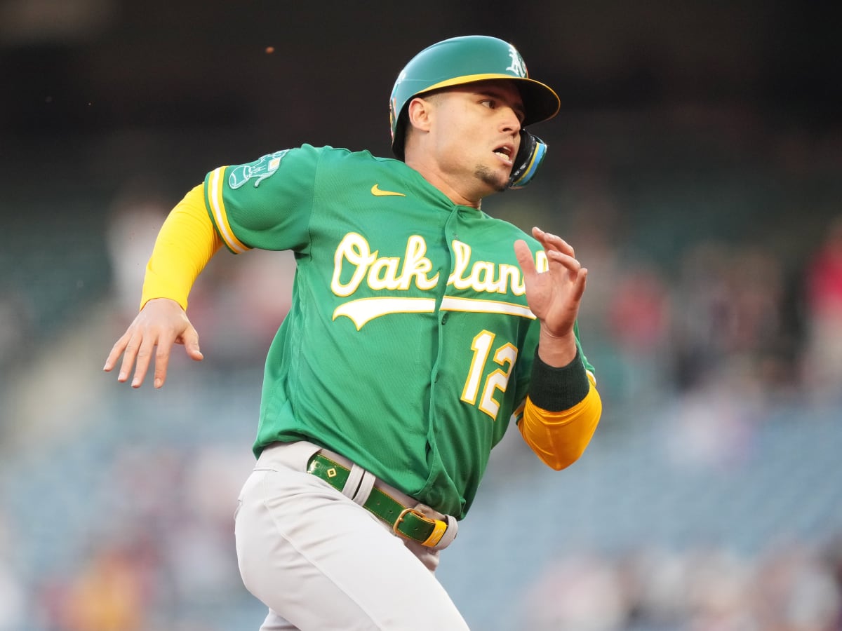 Aledmys Díaz Exits with Hamstring Injury - Sports Illustrated Oakland  Athletics News, Analysis and More