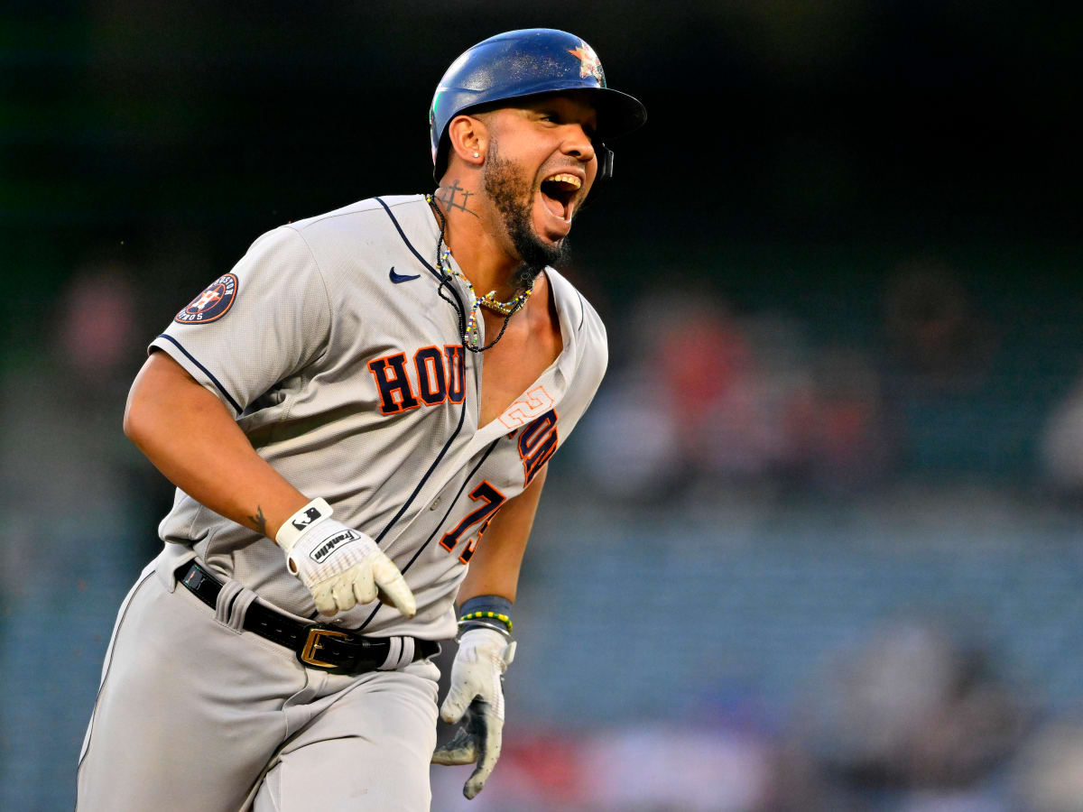 Jose Abreu Launches First Home Run for Houston Astros, Has He Turned a  Corner? - Sports Illustrated Inside The Astros