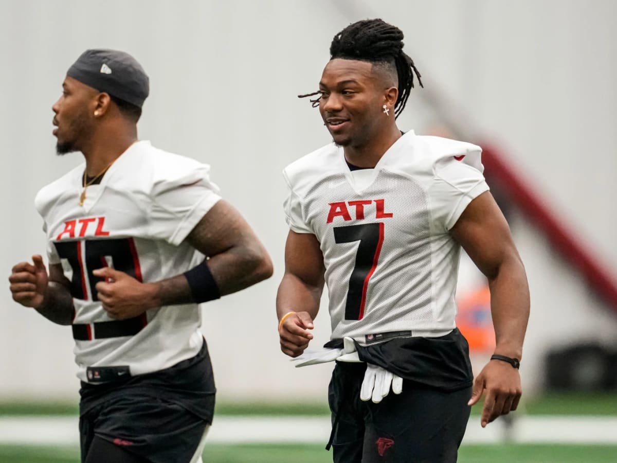 Younghoe Koo Reveals How Bijan Robinson Landed Atlanta Falcons No. 7 Jersey  - Sports Illustrated Atlanta Falcons News, Analysis and More
