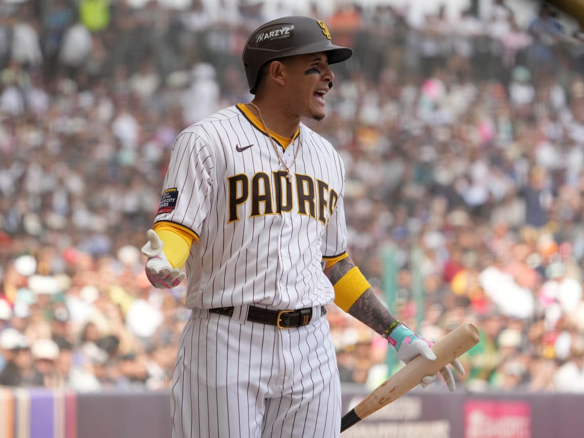 Manny Machado homers twice as Padres keep 'emptying the tank