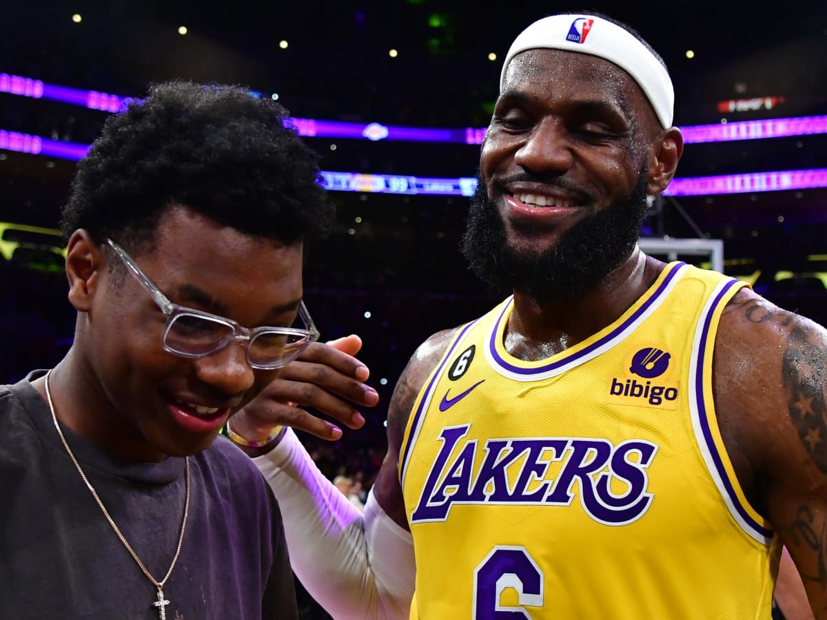 LeBron James Reacts To Sons Bronny And Bryce Returning To School: Back To  School Chronicles - Fadeaway World