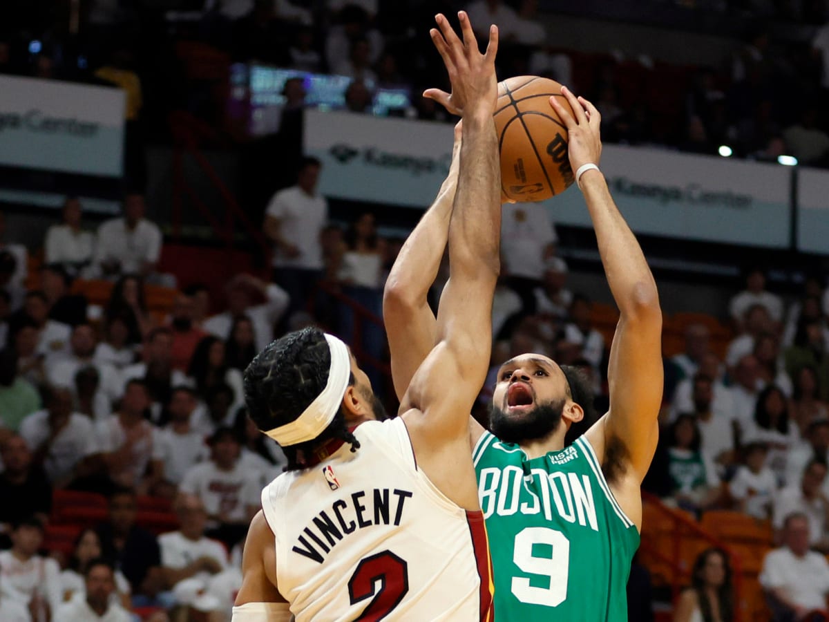 Spurs put away Celtics on buzzer-beater - The Boston Globe