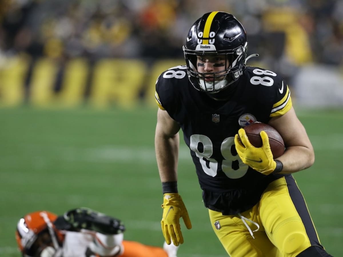 Pat Freiermuth offers bold prediction for Steelers season