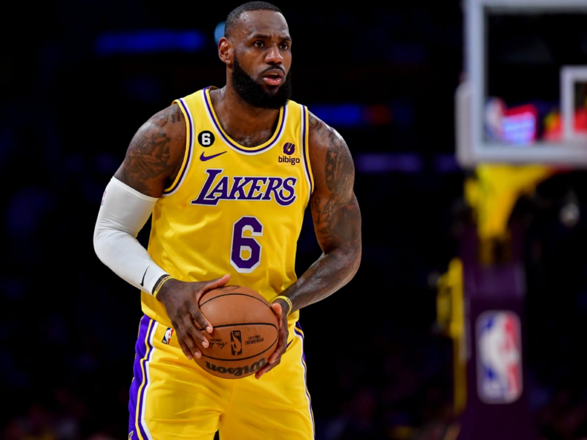 L.A. Lakers' LeBron James changing his jersey number - again